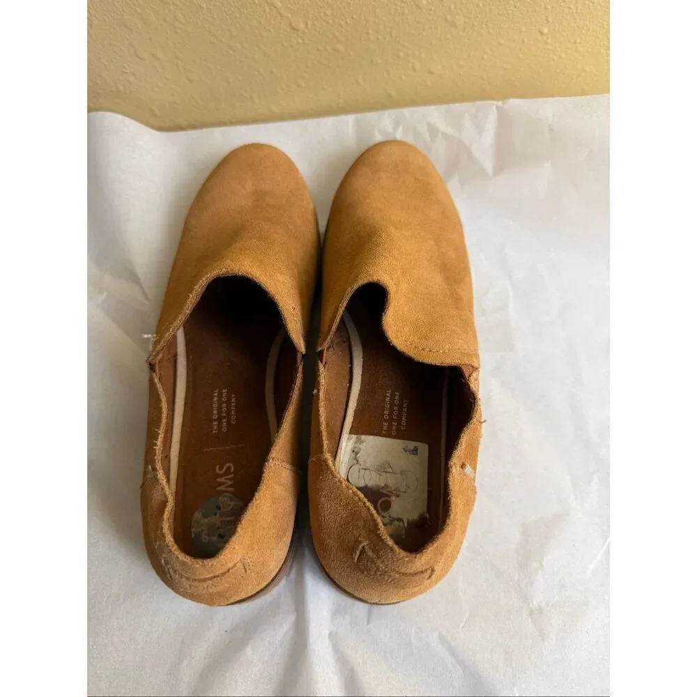TOMS Suede Slip-On Loafers Women’s 7 – Tan Low Heel Flats